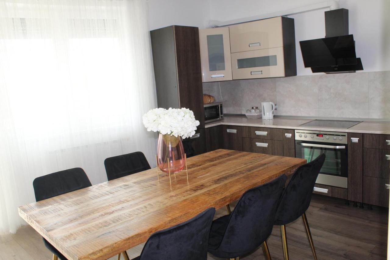 Sunny House Apartman Szegedin Exterior foto